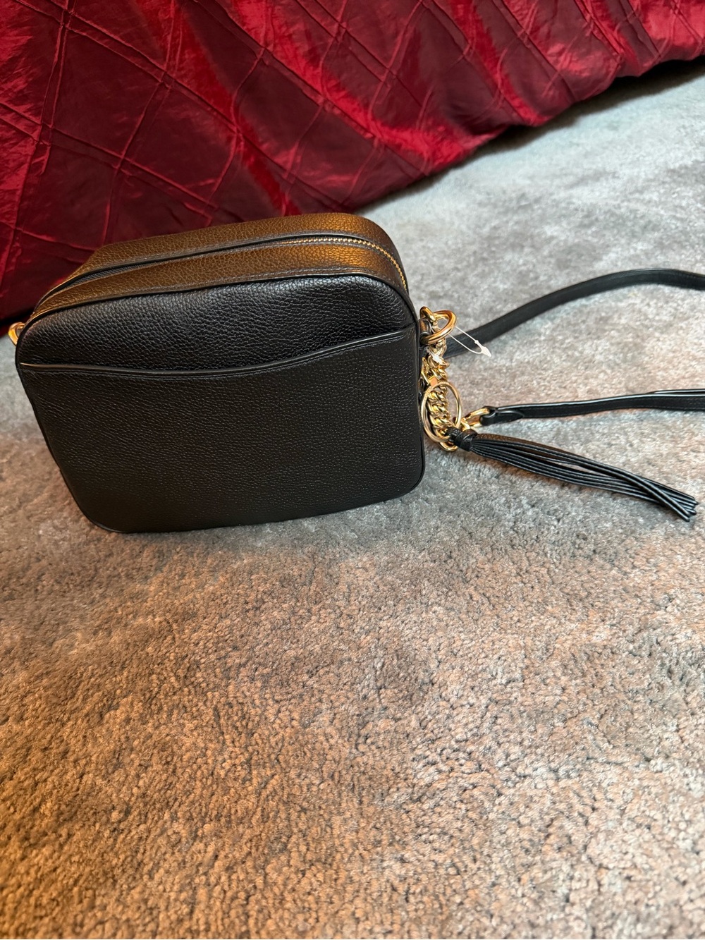 NWT Coach Camera Bag Black Pebbled Leather Crossbody with Gold Chain - Picture 3 of 10